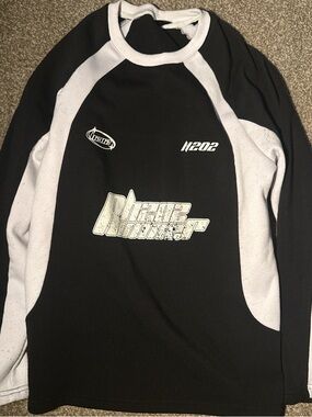 NFINITY Black and White Contrast Crew Pullover